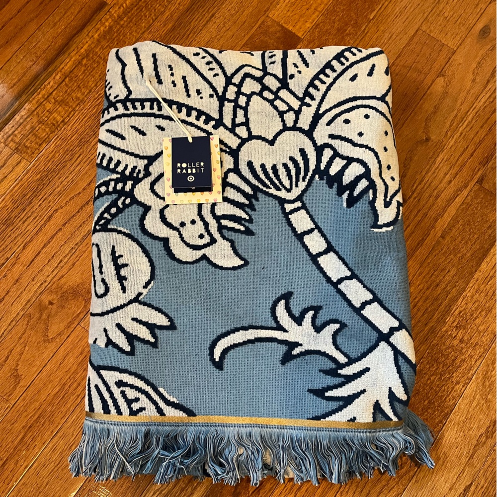 Roller Rabbit x Target Floral Vines Beach Towel Blue, NWT - Picture 4 of 4